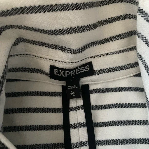 Express Women's Cream and Black Striped Blazer - Picture 3 of 4